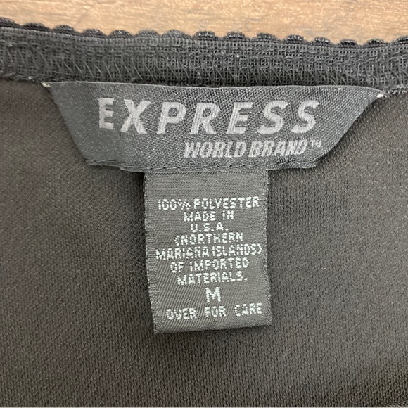 Express Black Skirt w/ Red Flowers Size M - Picture 6 of 8